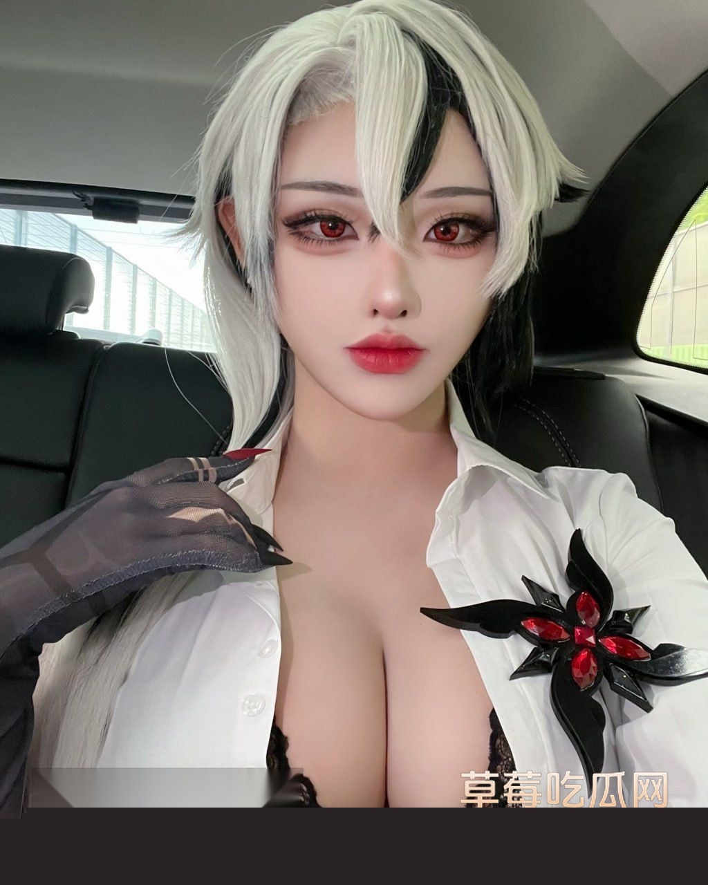 B站几天涨粉百万的韩国小姐姐Yasal图包和视频全收集1