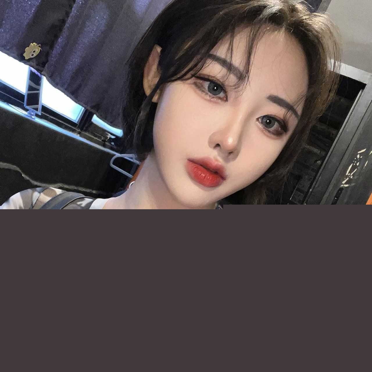 B站几天涨粉百万的韩国小姐姐Yasal图包和视频全收集8