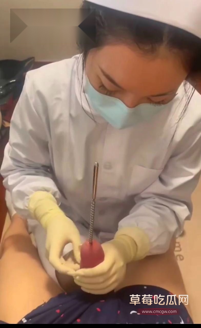 美女护士猎奇虐鸡玩弄3