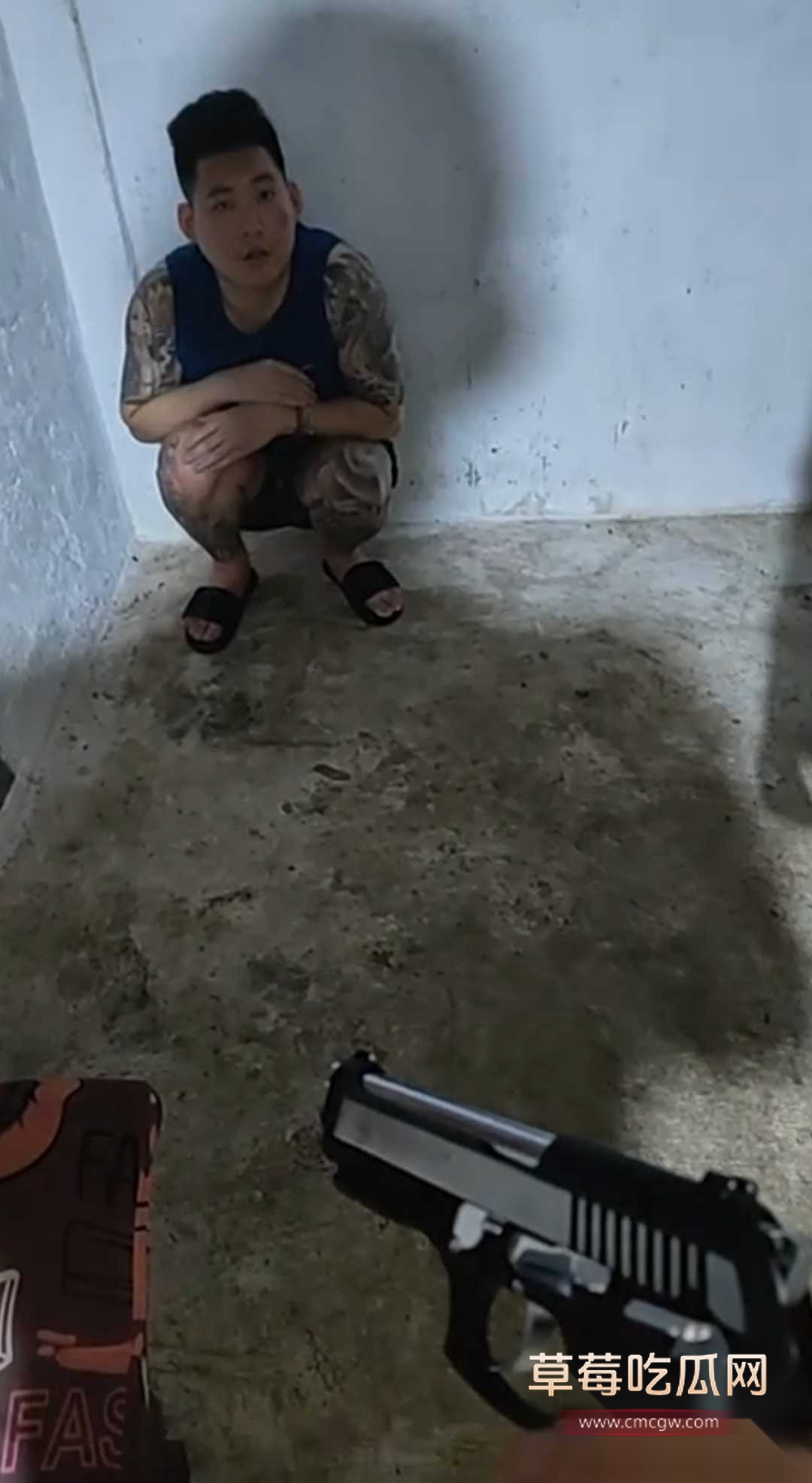 张小龙虐待小弟 1 张小龙虐待小弟 1