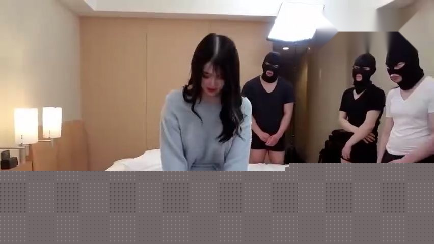 清纯萝莉被6人轮奸内射2 清纯萝莉被6人轮奸内射2