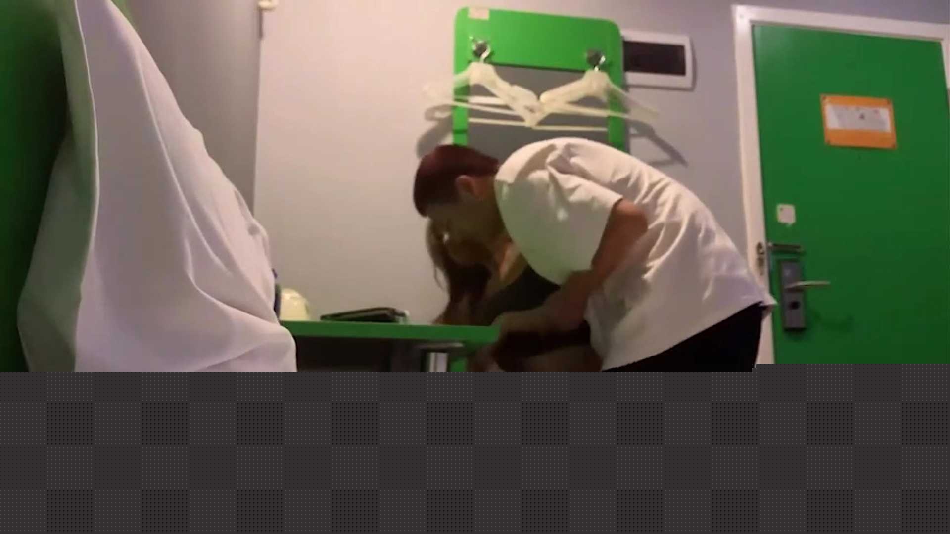 被学妹抽打一耳光后怒火中烧 1