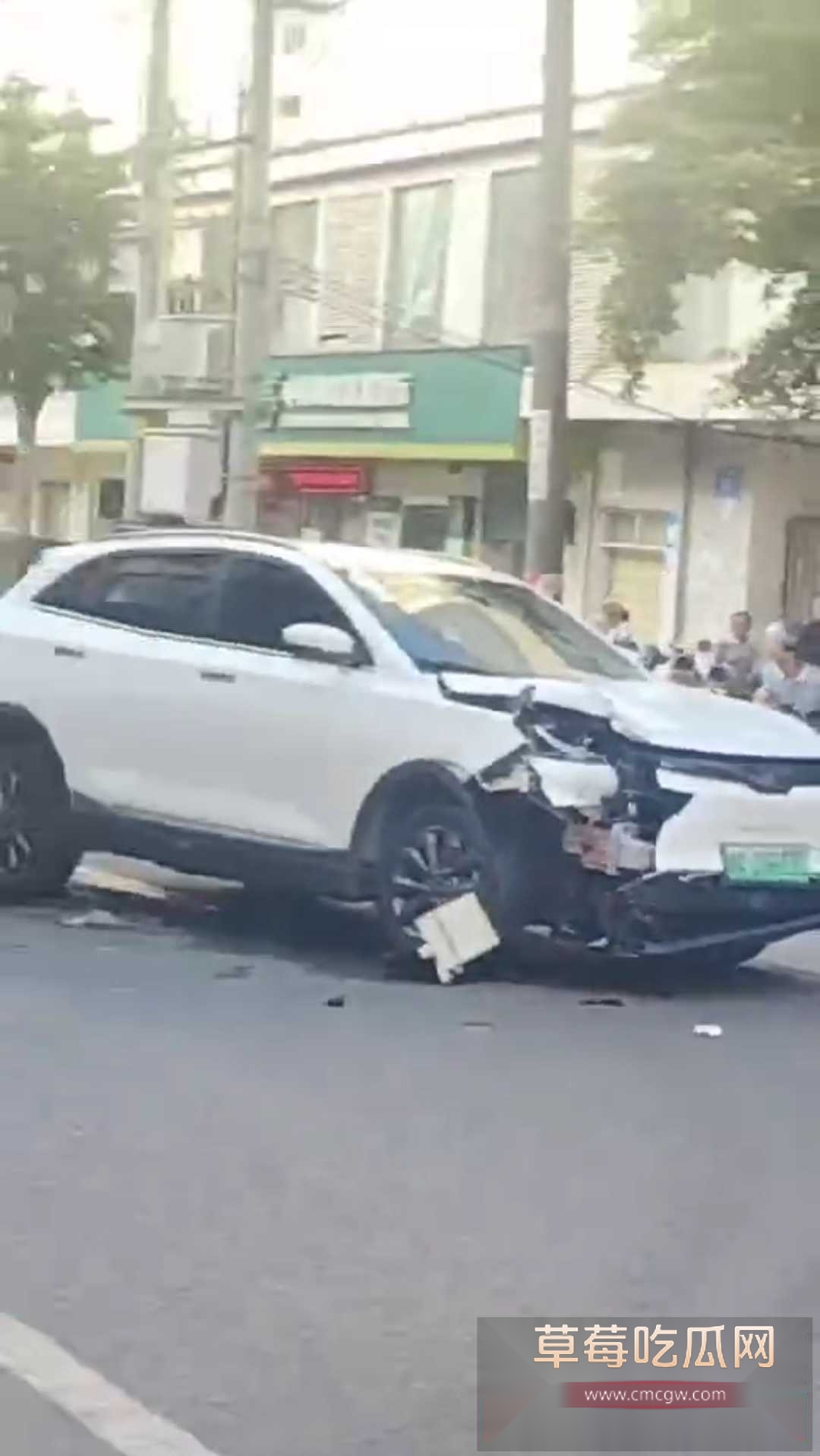 7月30日早上海南澄迈金江发生交通事故 3