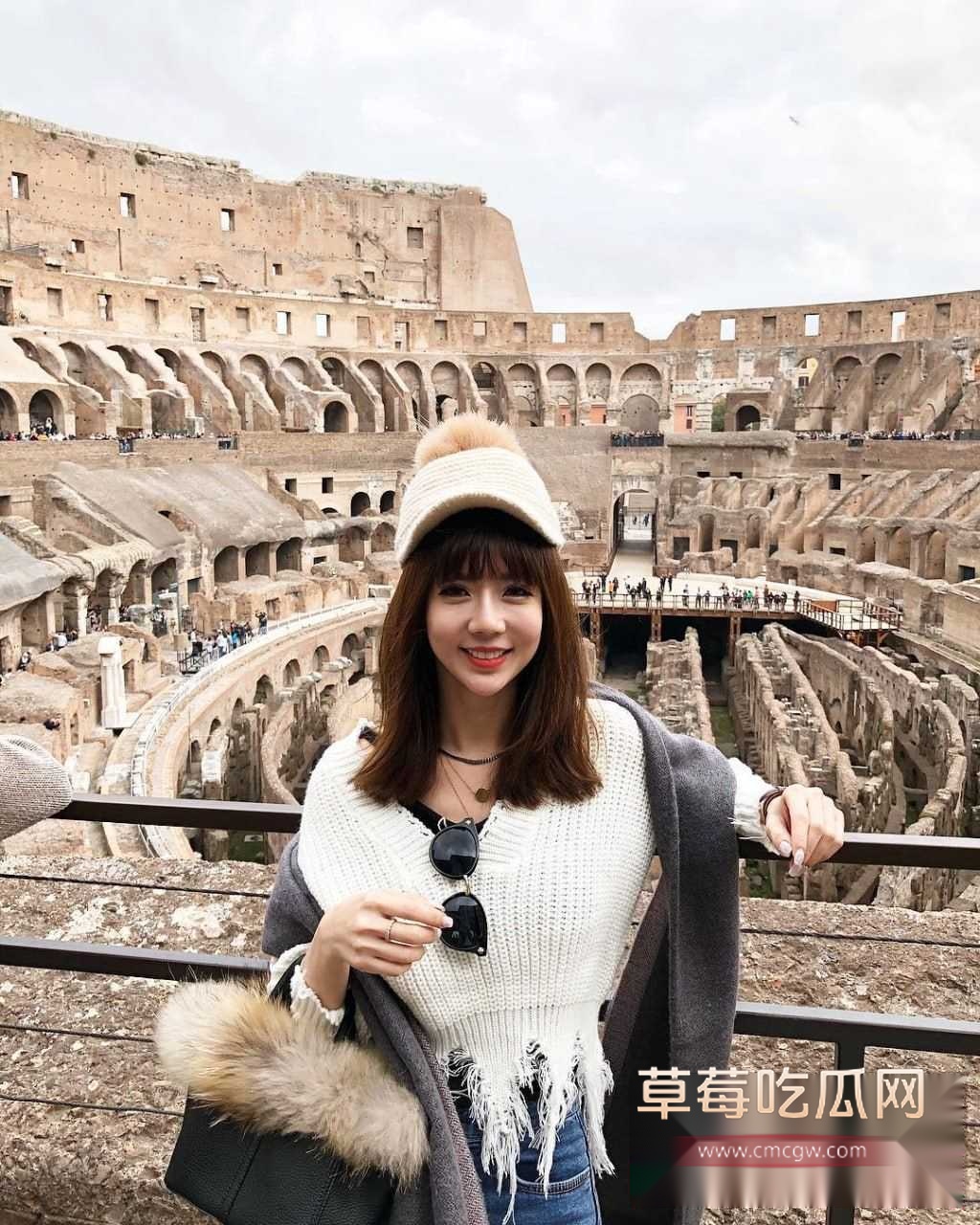 高颜值人妻Qbee张比比出轨情人视频曝光15