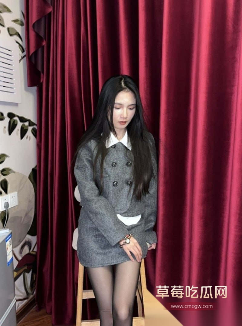 高颜值清纯舞蹈生被金主包养调教完美露脸 1