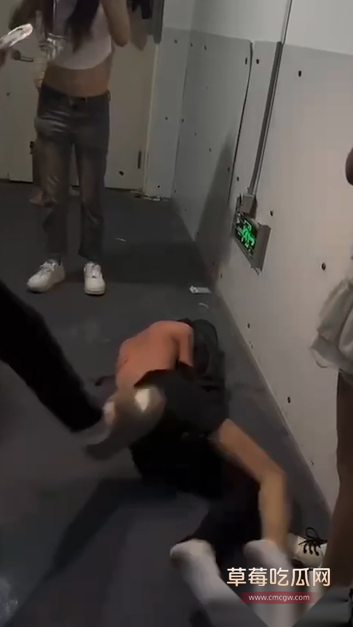 序列 13.00030719.Still001