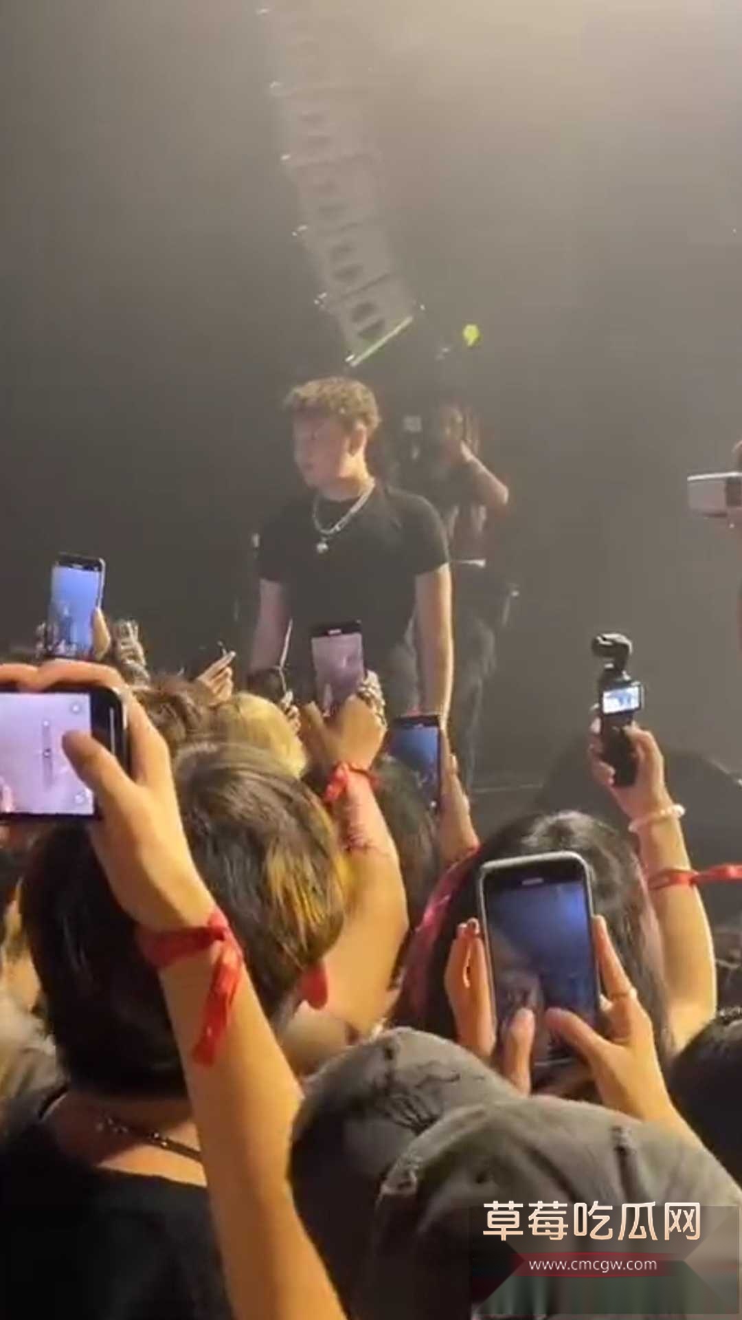 杭州trapcn猥琐男射女生腿上 5