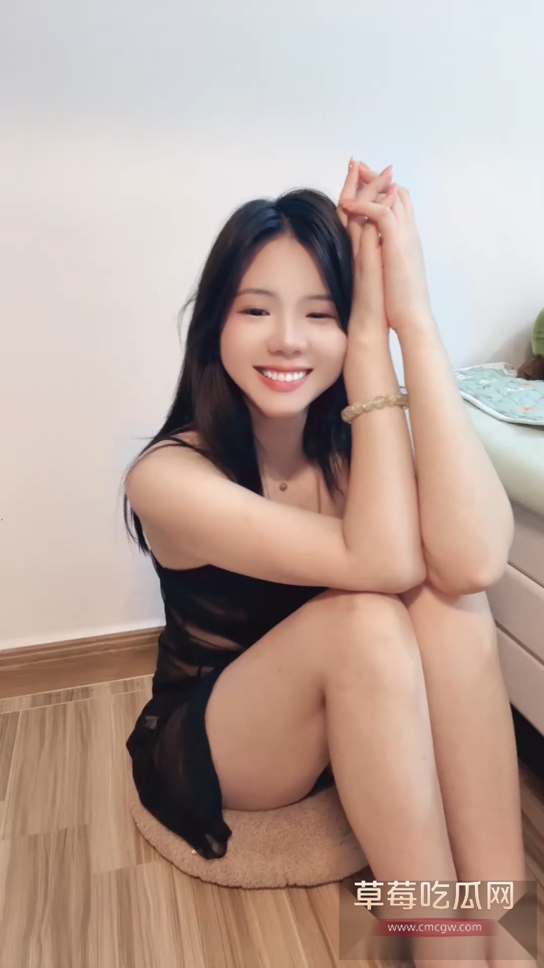 极品高颜值美女主播收费房直播 4