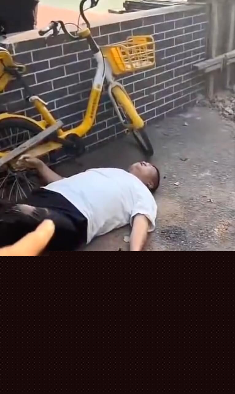 人没死,但估计撞的不轻.jpg 人没死,但估计撞的不轻.jpg