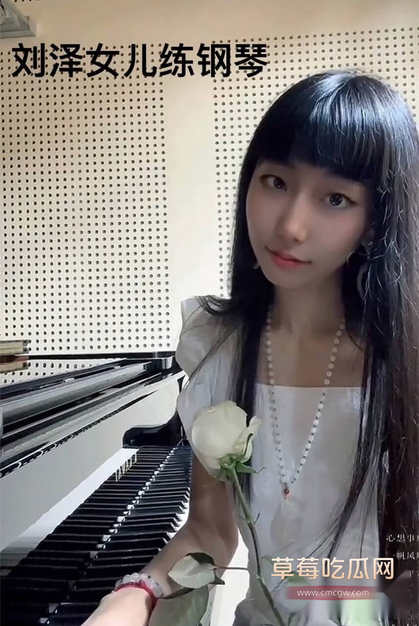 画家刘泽一家三口1.jpg 画家刘泽一家三口1.jpg