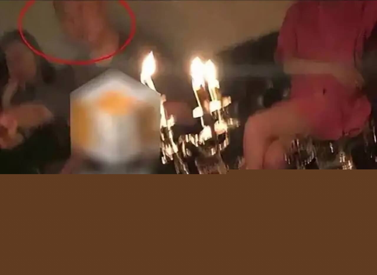 徐铮在上海和一群朋友女名媛玩桌游1.jpg 徐铮在上海和一群朋友女名媛玩桌游1.jpg