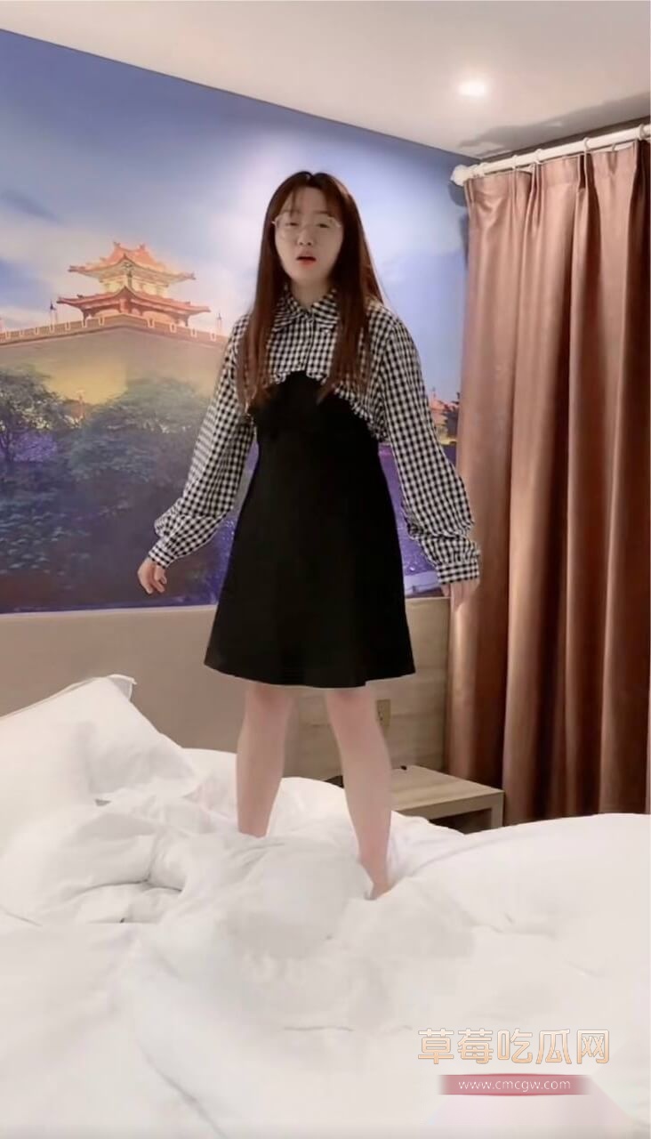 网红赵小娜开房被偷拍流出2.jpg 网红赵小娜开房被偷拍流出2.jpg