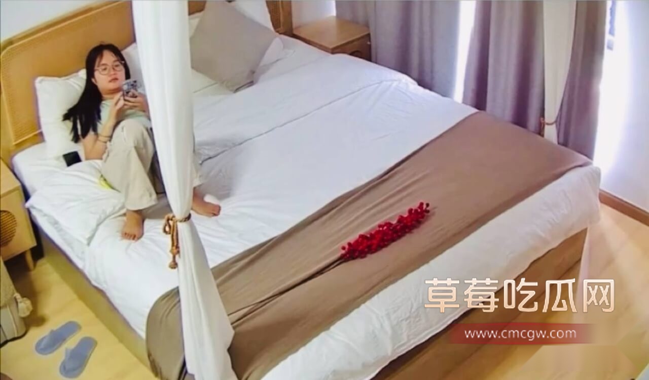 网红赵小娜开房被偷拍流出3.jpg 网红赵小娜开房被偷拍流出3.jpg