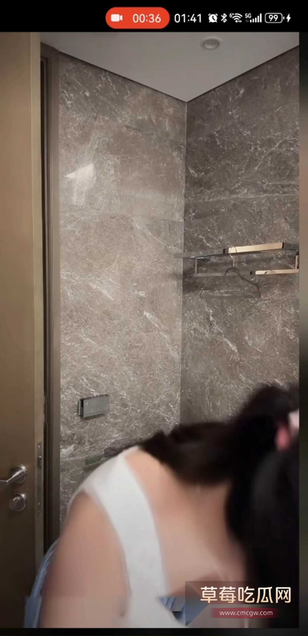 抖音百万网红超级七七 直播洗脸走光露点 3 抖音百万网红超级七七 直播洗脸走光露点 3