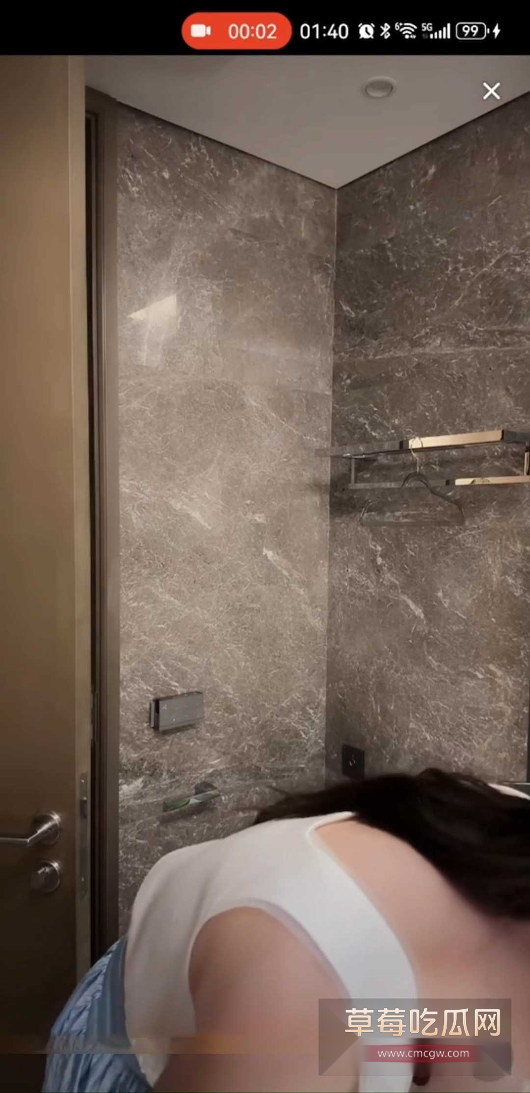 抖音百万网红超级七七 直播洗脸走光露点 4 抖音百万网红超级七七 直播洗脸走光露点 4