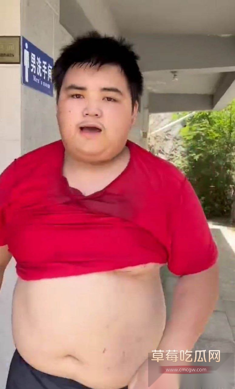 福建泉州肥宅试图强奸69岁老太视频独家曝光 8 福建泉州肥宅试图强奸69岁老太视频独家曝光 8