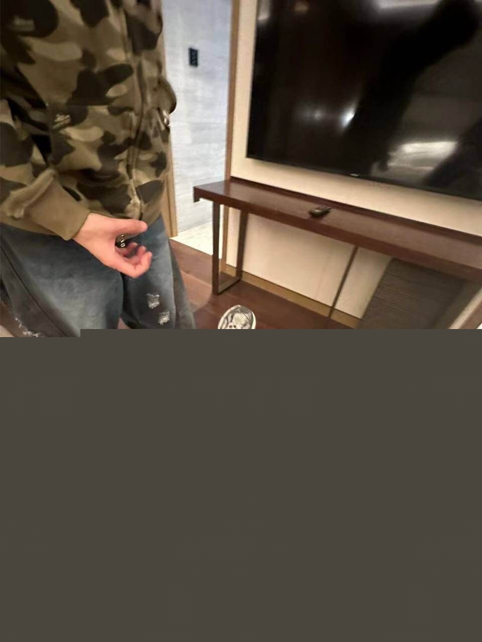 齐婧煊和好友以及金主的合照13.jpg 齐婧煊和好友以及金主的合照13.jpg