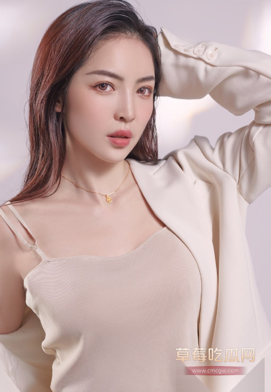 千万粉网红台球女裁判王钟瑶疑似出轨 6 千万粉网红台球女裁判王钟瑶疑似出轨 6