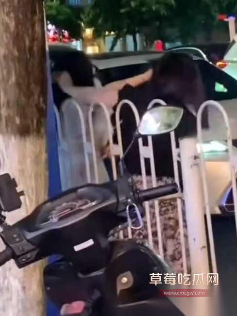 潮州街头怒撕撕小三 5 潮州街头怒撕撕小三 5