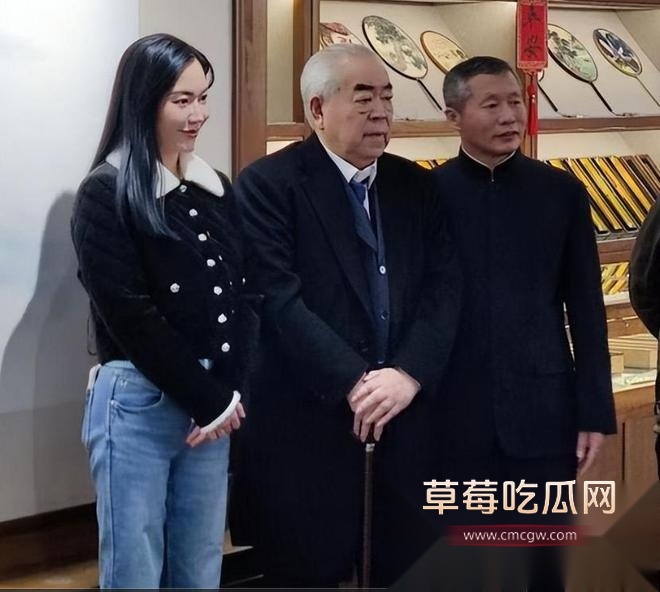 书画大家范曾小50岁娇妻被传出轨 9