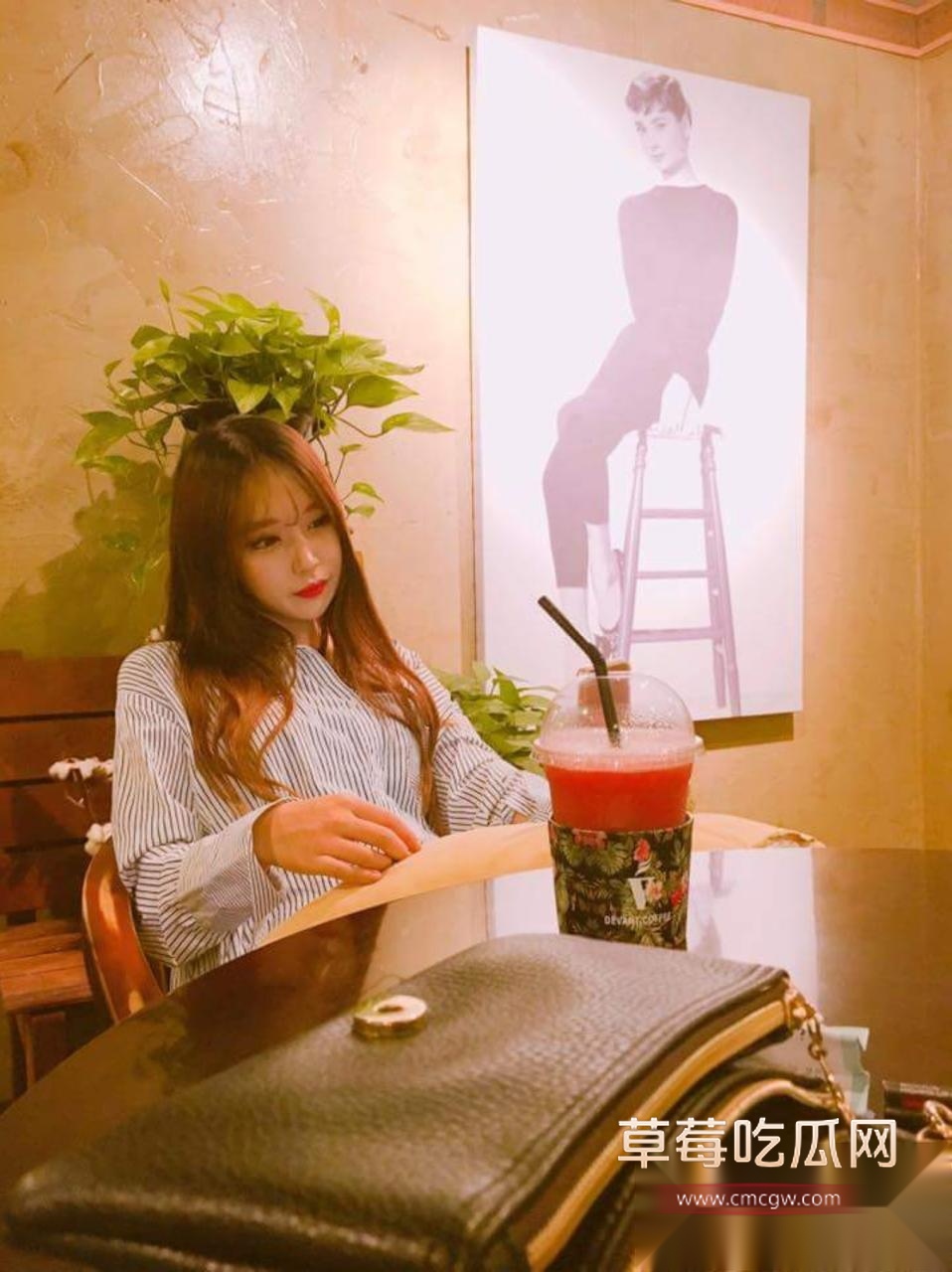 平时高颜极品身材的女神 3 平时高颜极品身材的女神 3