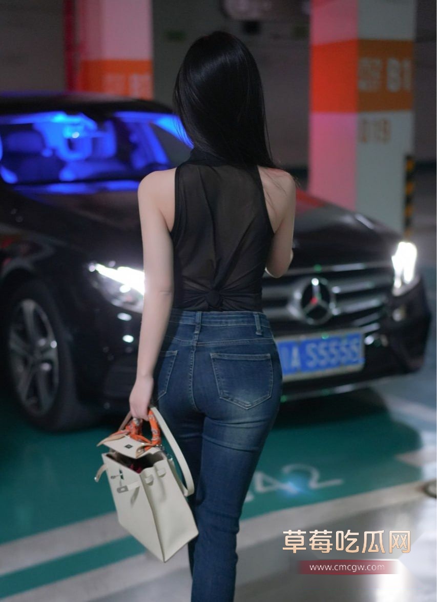 秀人网九头身女神谭小灵1