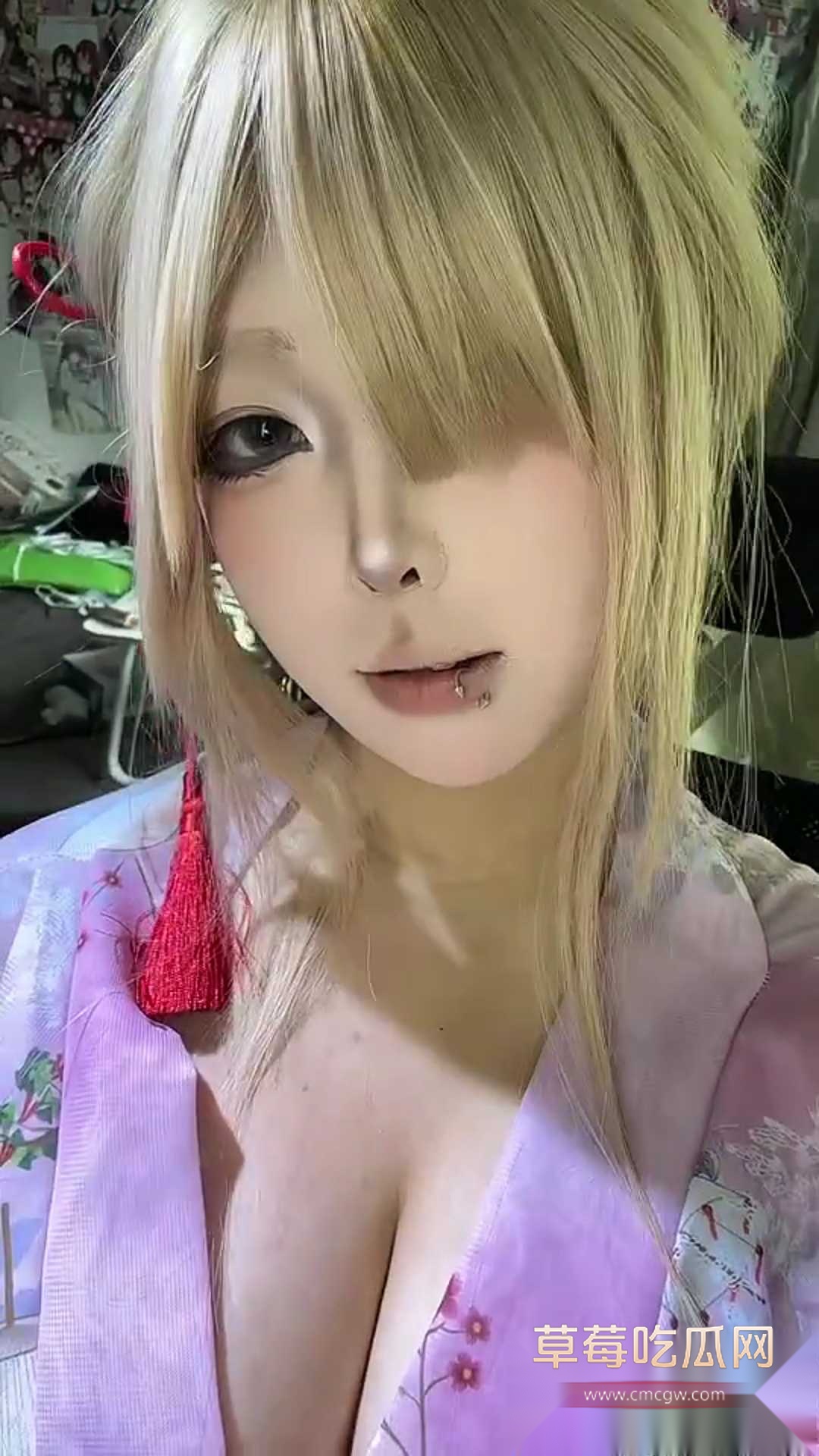 抖音巨乳女高cos林卿 2 抖音巨乳女高cos林卿 2