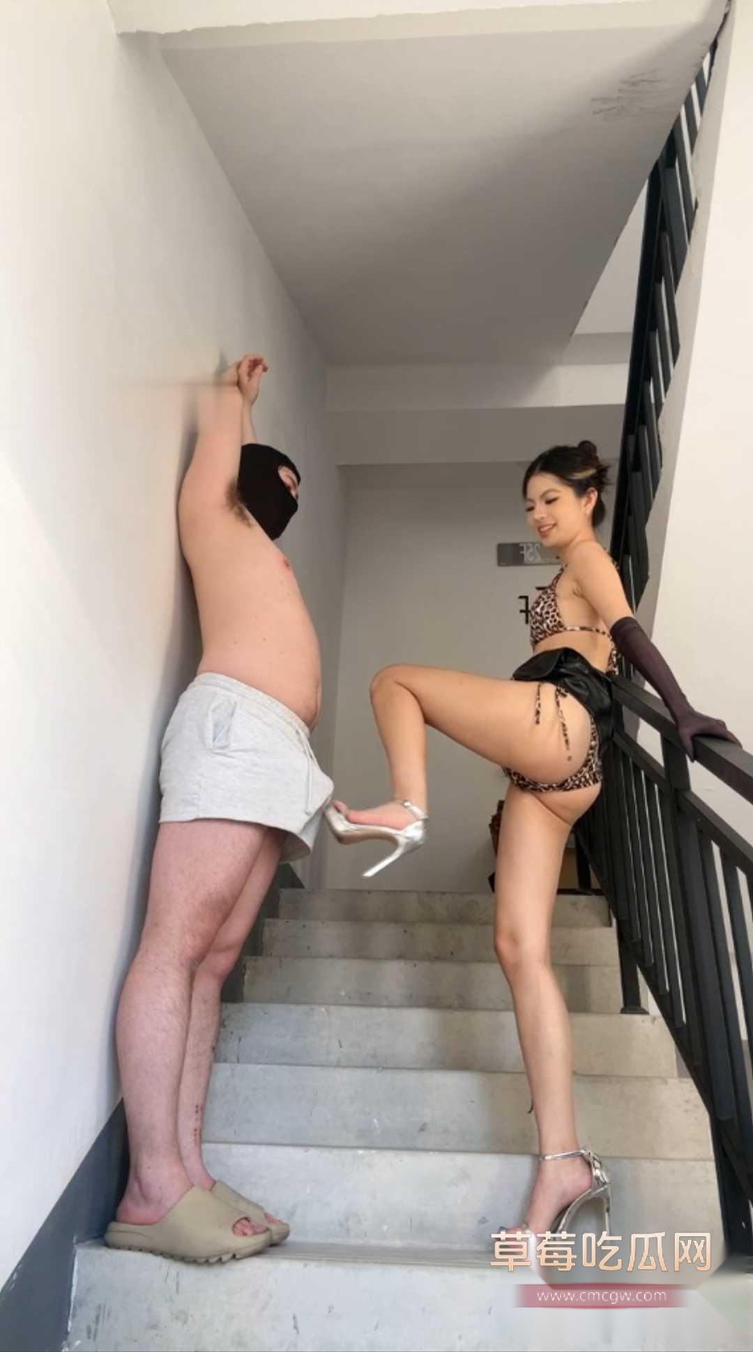 兔子长腿高跟车模3 3