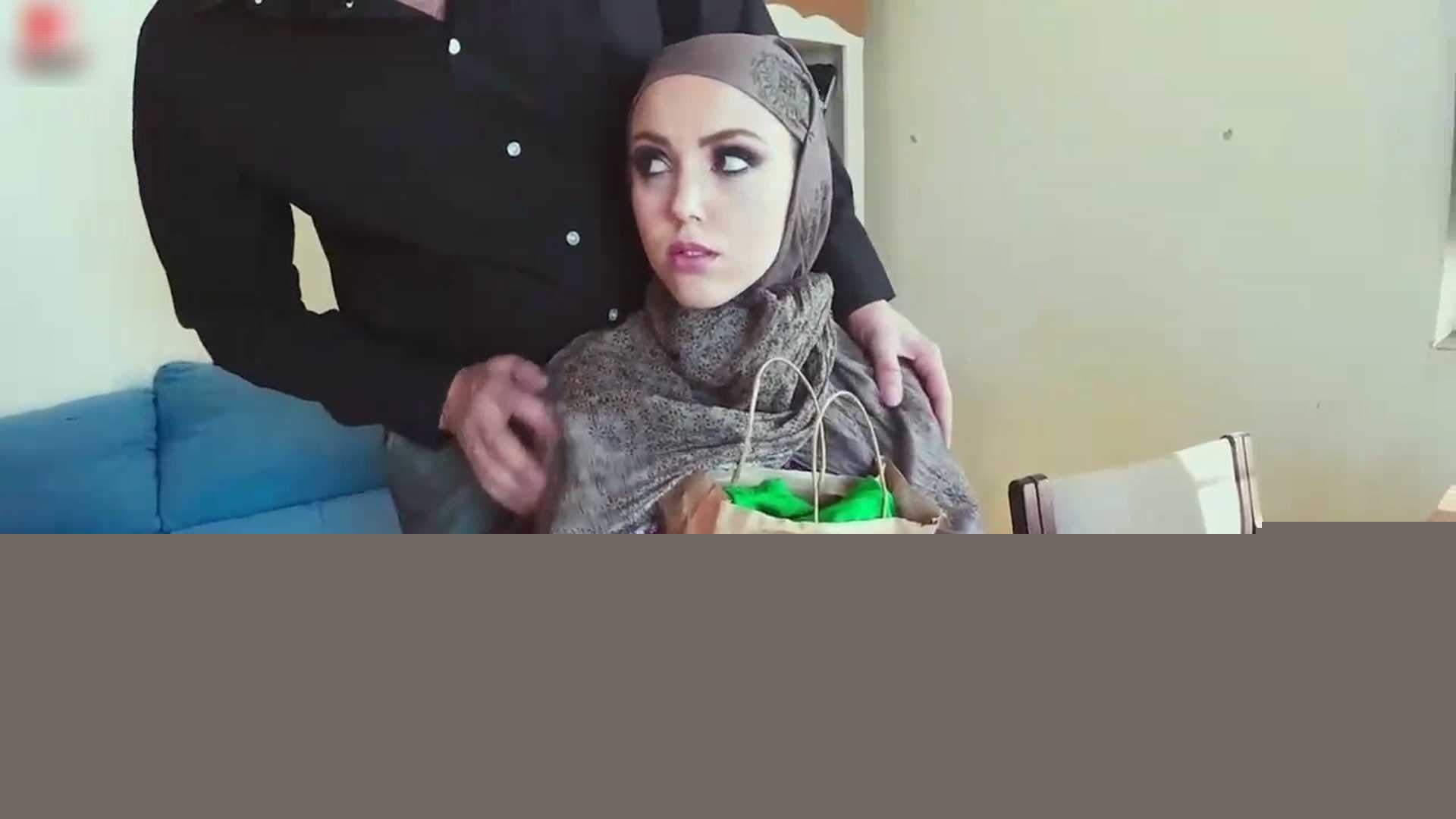 穆斯林美女与上司的无套巨屌性爱 1