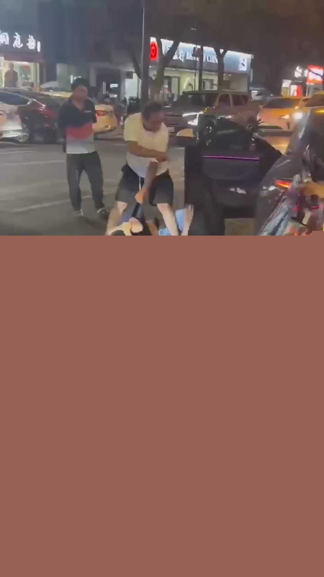 余杭某大酒店门口马路 1