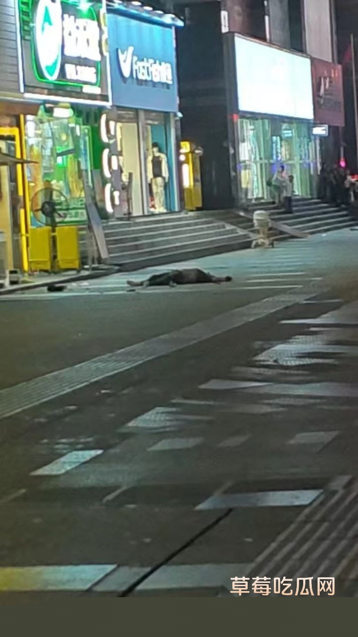 郑州二七广场跳楼事件 6 郑州二七广场跳楼事件 6