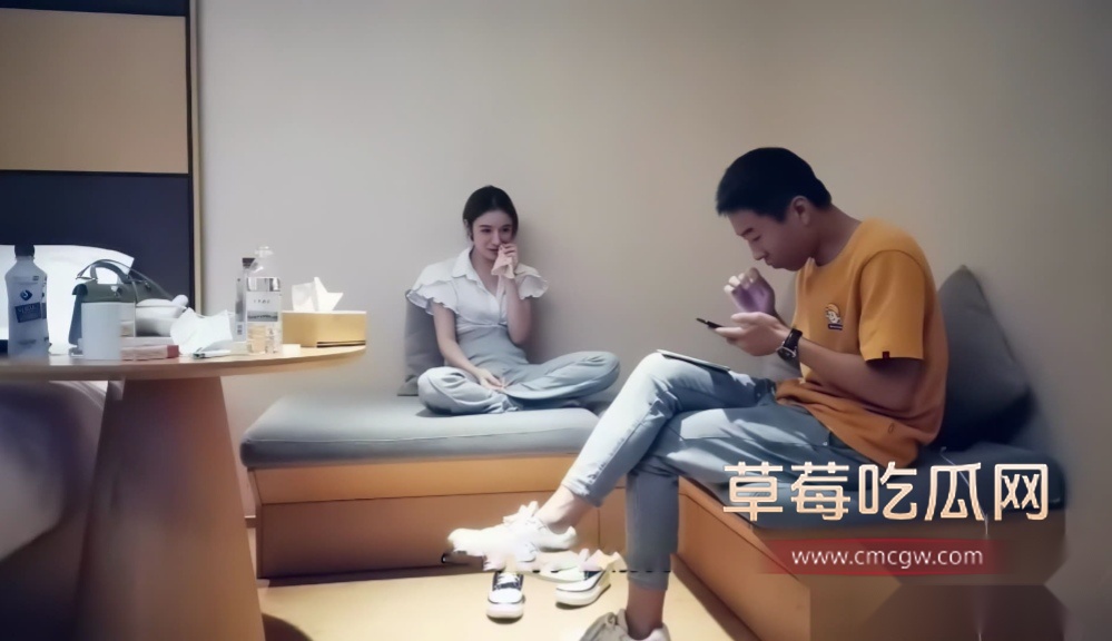 9总探花温柔娇小川渝妹，火车便当正对味0002