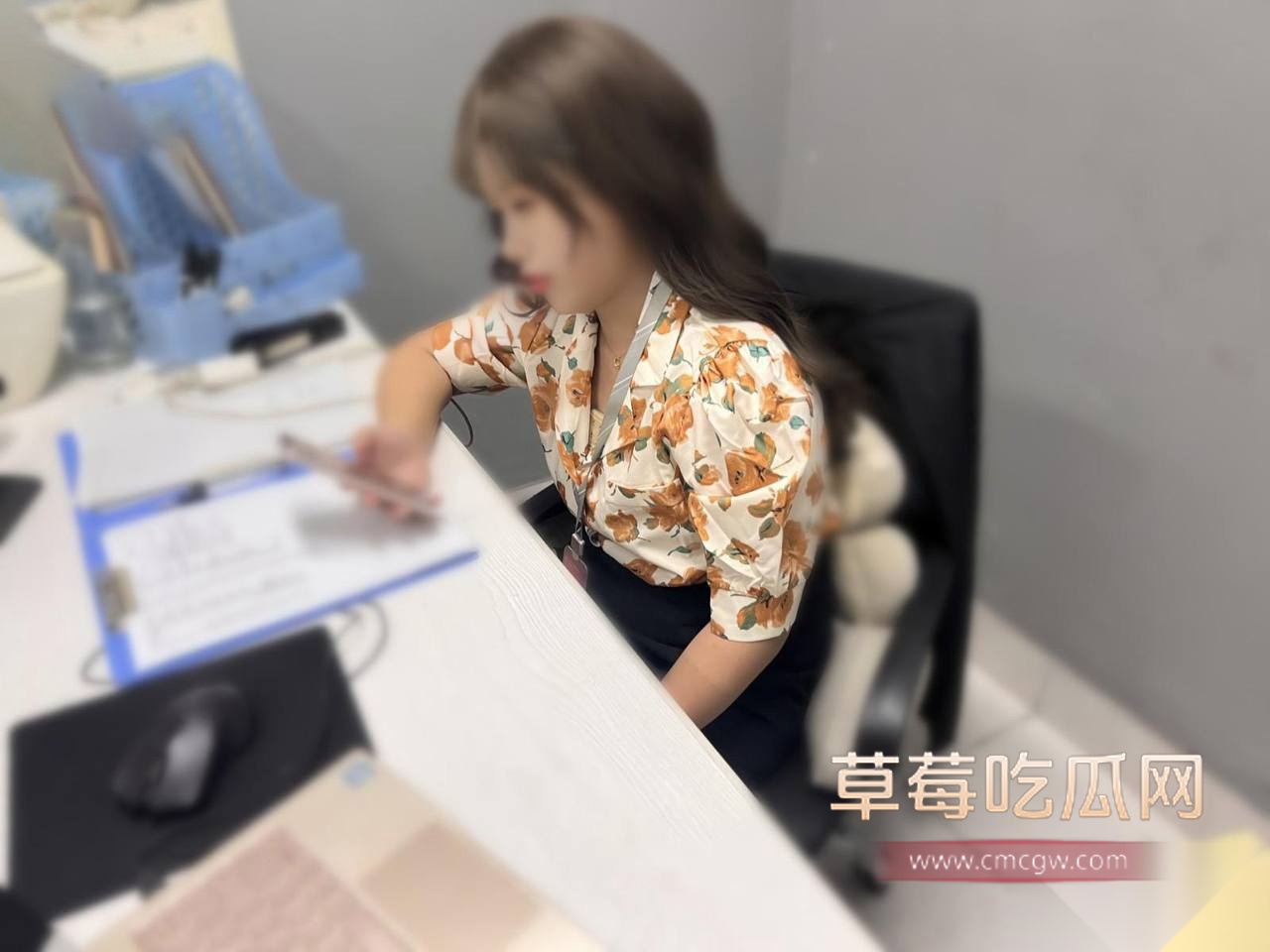 我爸好像发现了我跟舅妈同居的证据 4 我爸好像发现了我跟舅妈同居的证据 4