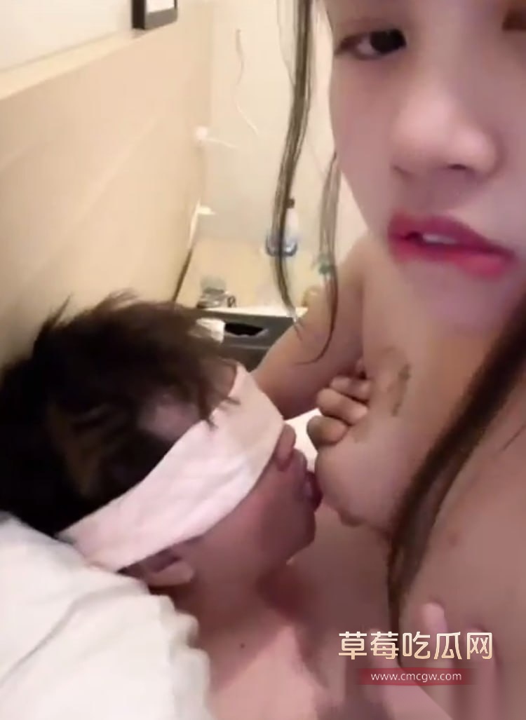 投稿马来西亚情侣papa视频蒙眼舔奶 6 投稿马来西亚情侣papa视频蒙眼舔奶 6