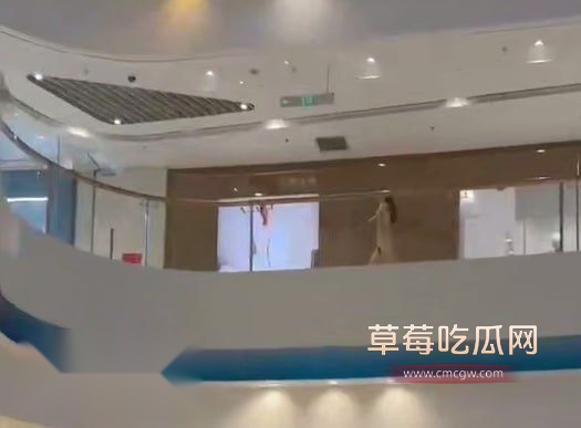 抖音热瓜之苏州中心裸奔事件1