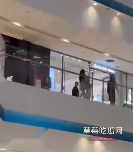 抖音热瓜之苏州中心裸奔事件3