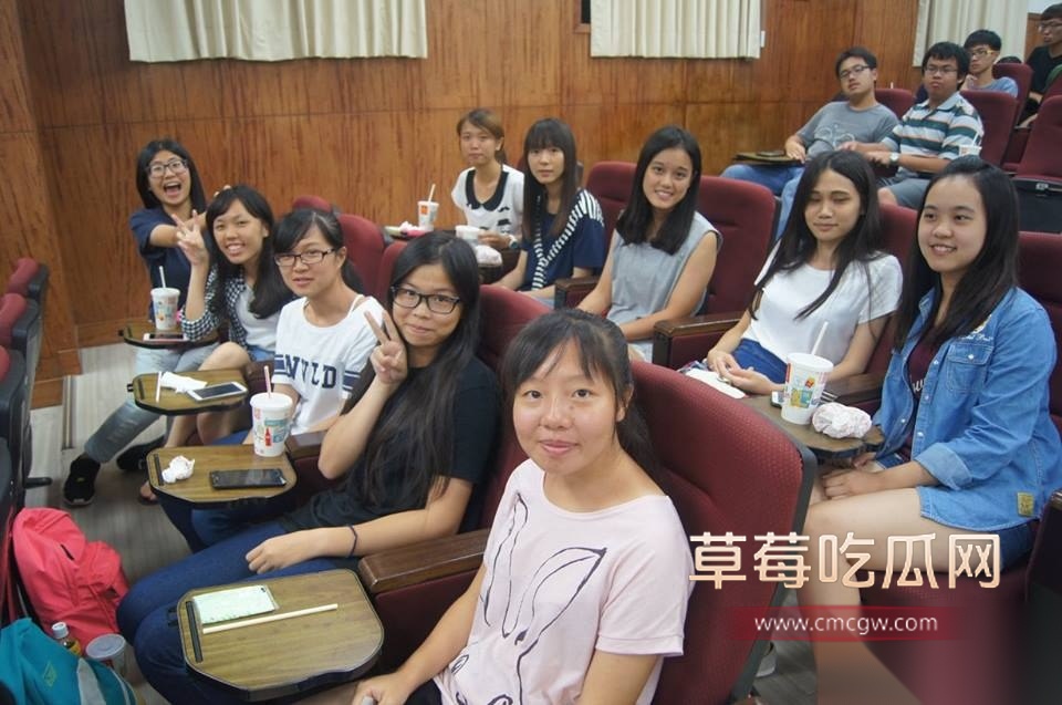 台湾中华大学淫荡母狗纪于婷 5