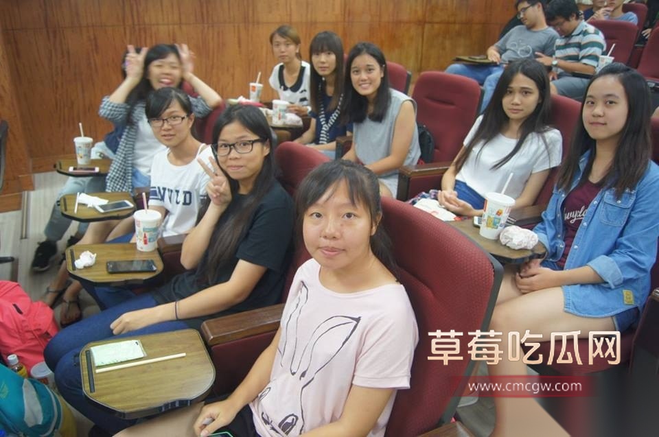 台湾中华大学淫荡母狗纪于婷 7