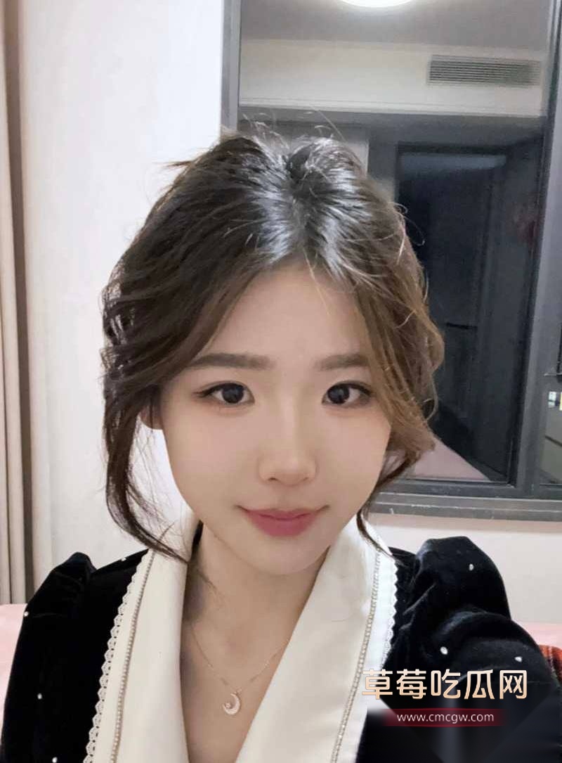 四川御姐邵怡芬口交视频 3