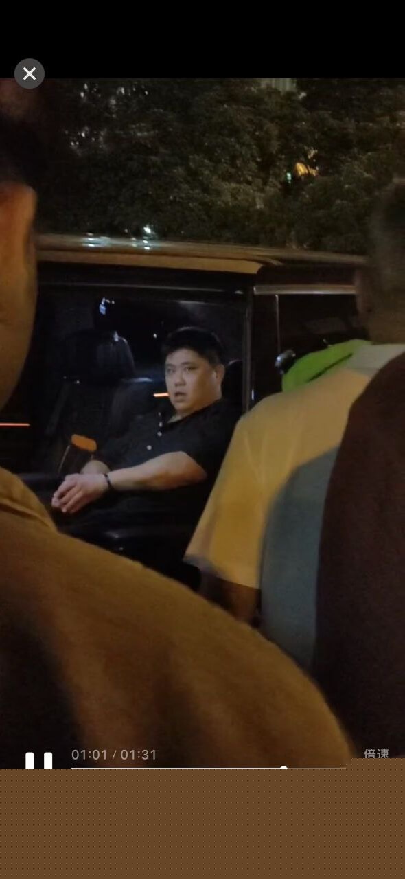 广州鹤洞大桥车祸现场缠不忍睹4.jpg 广州鹤洞大桥车祸现场缠不忍睹4.jpg