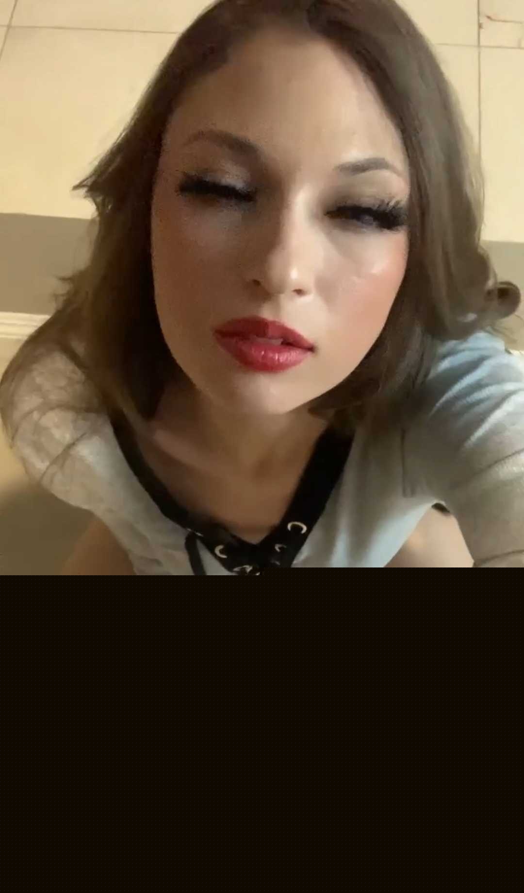 巨乳金发熟女口交颜射 5