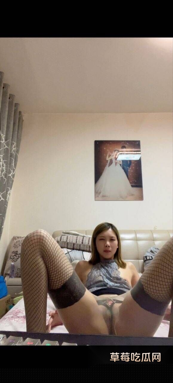 陕西母狗淫妻钟玲 16