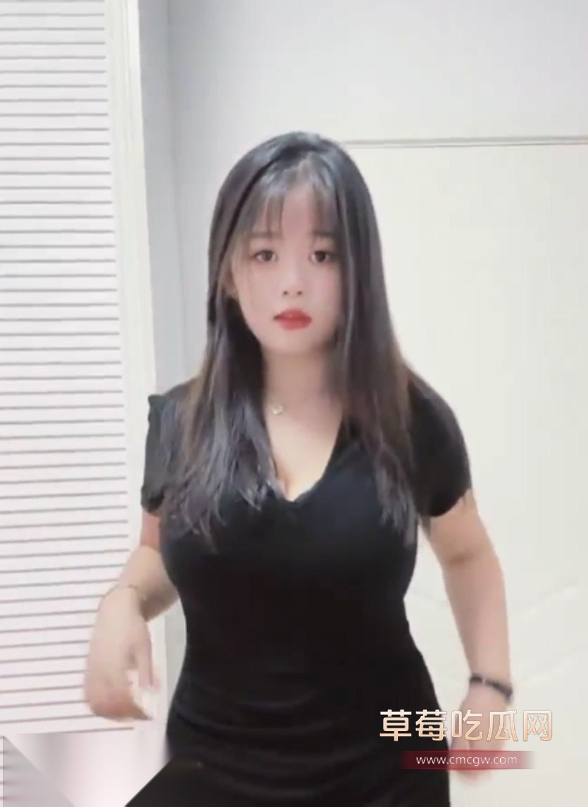 微胖女网红2.jpg