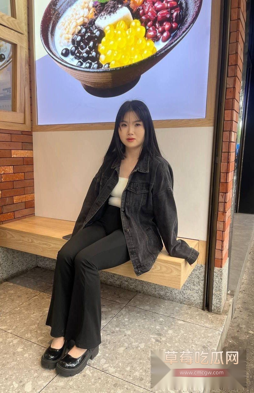 学设计的微胖妹子2