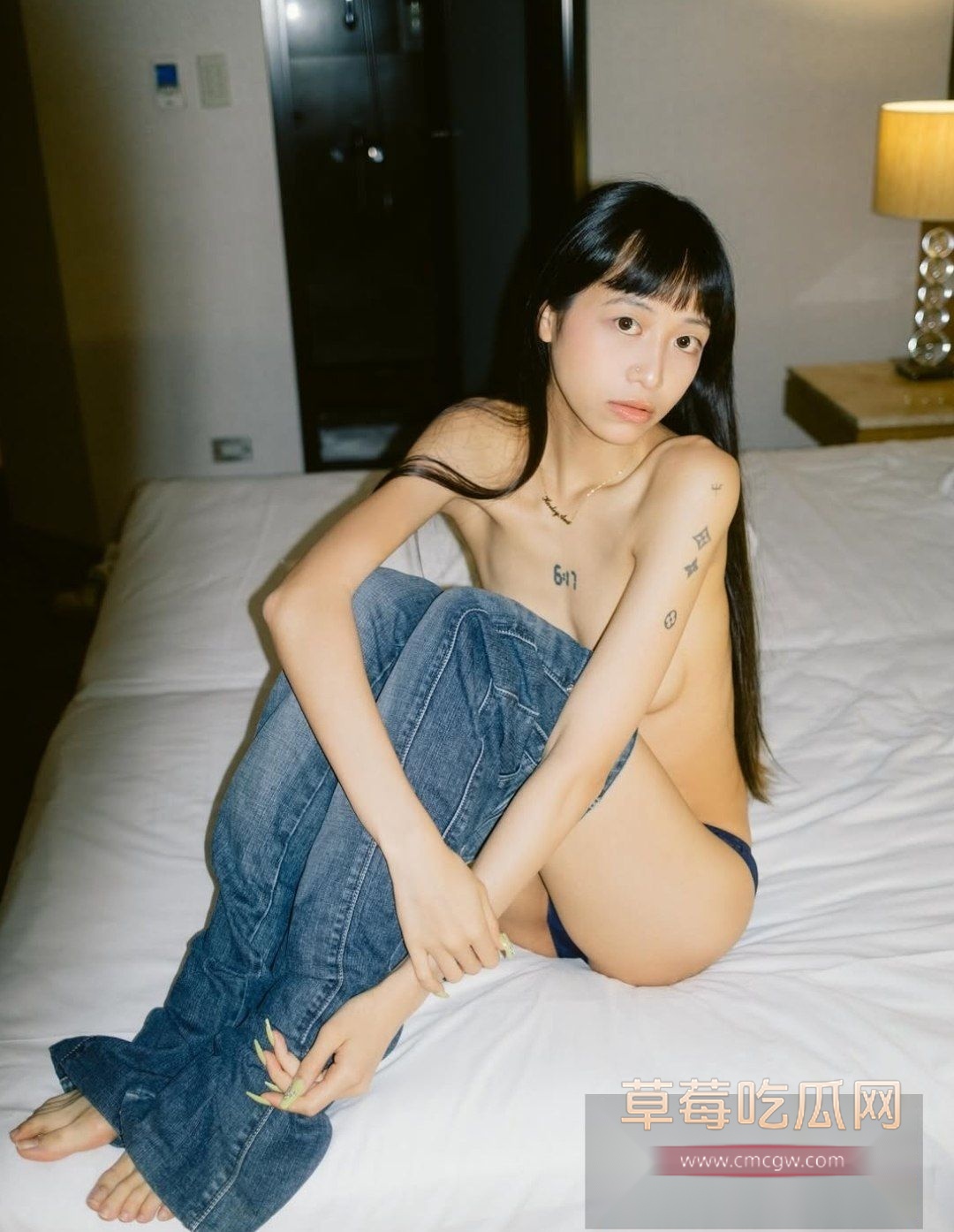 宝贝哈莉与炮友的私密自拍被曝光9