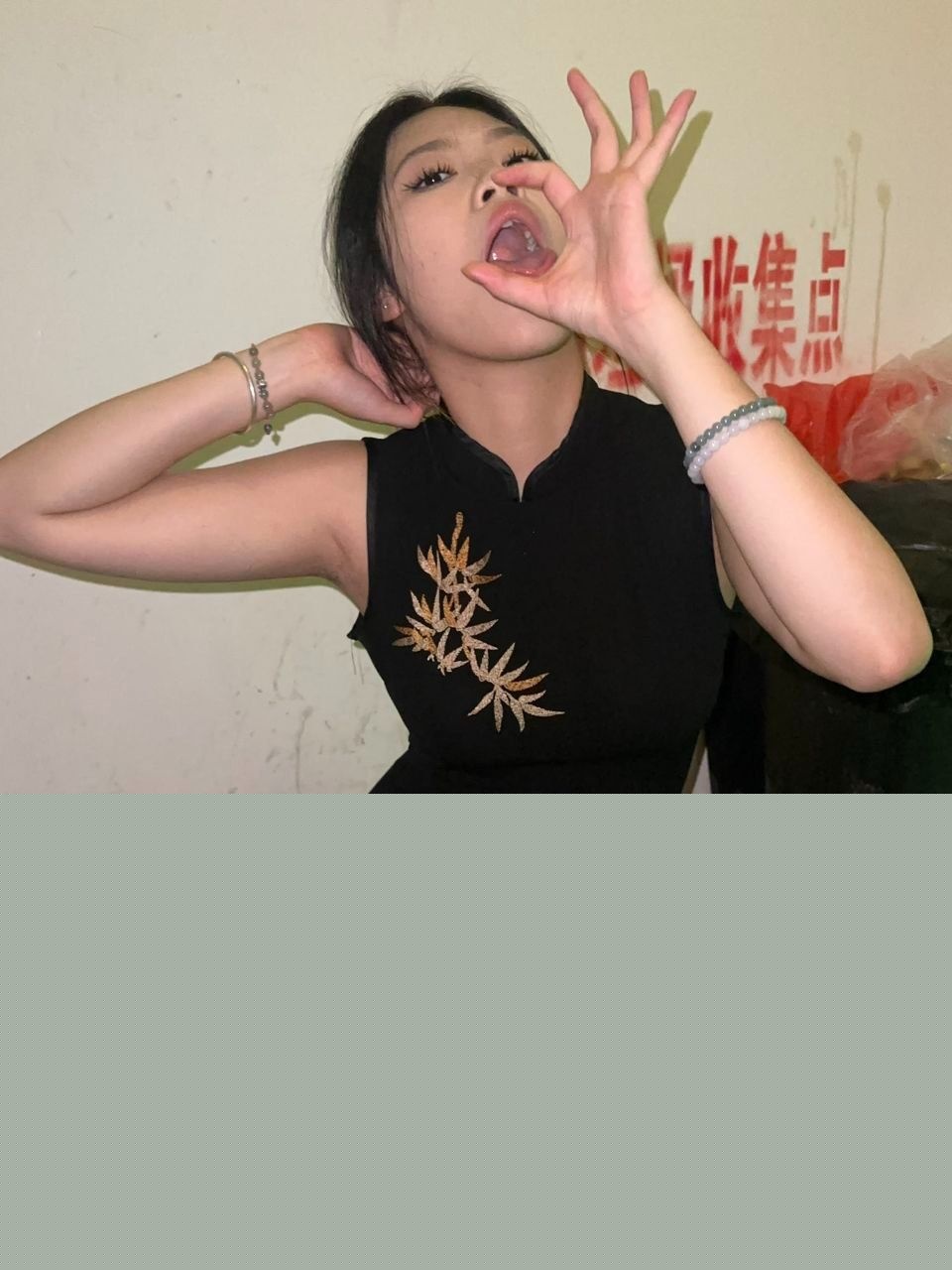 抖音网美南南想吃糖被网友认出是个推特福利姬 深喉大肉棒和无限阿黑颜都是她的拿手绝活