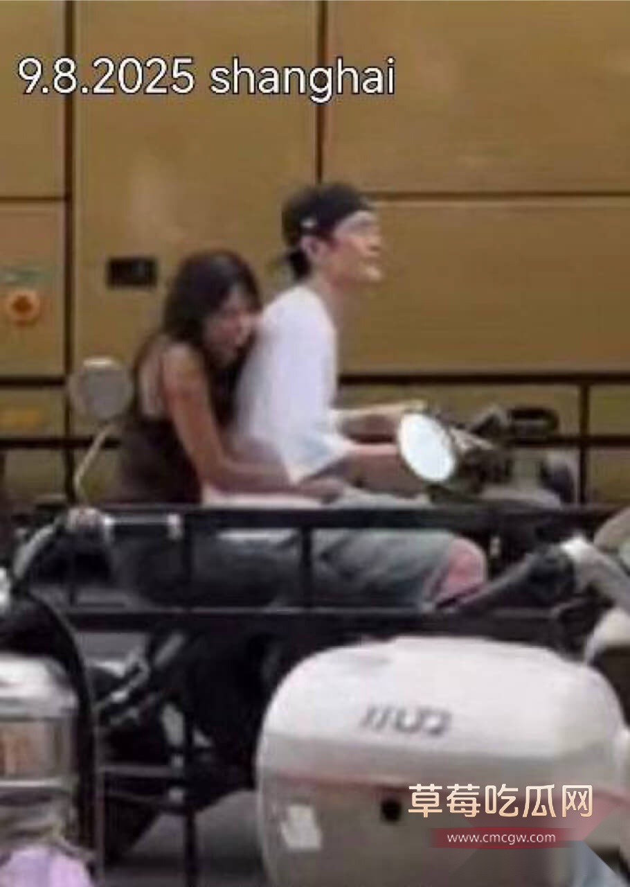 邓紫棋老公魏俊杰和小三约会被拍1.jpg 邓紫棋老公魏俊杰和小三约会被拍1.jpg