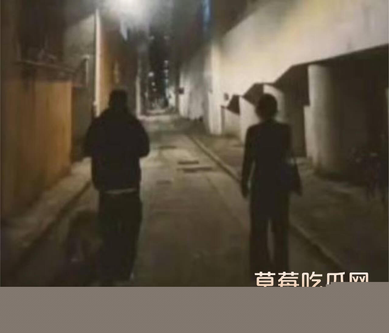 邓紫棋老公魏俊杰和小三约会被拍2.jpg 邓紫棋老公魏俊杰和小三约会被拍2.jpg