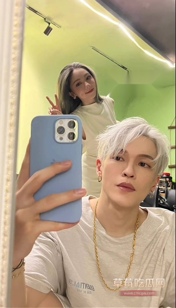 邓紫棋和老公的甜蜜瞬间1.jpg 邓紫棋和老公的甜蜜瞬间1.jpg