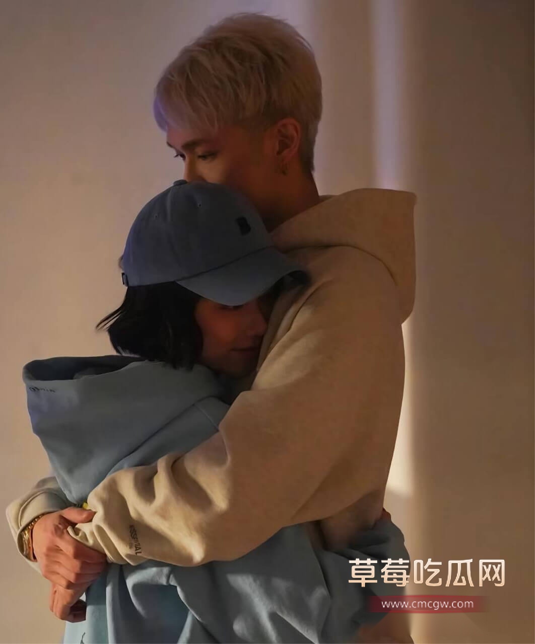 邓紫棋和老公的甜蜜瞬间7.jpg 邓紫棋和老公的甜蜜瞬间7.jpg